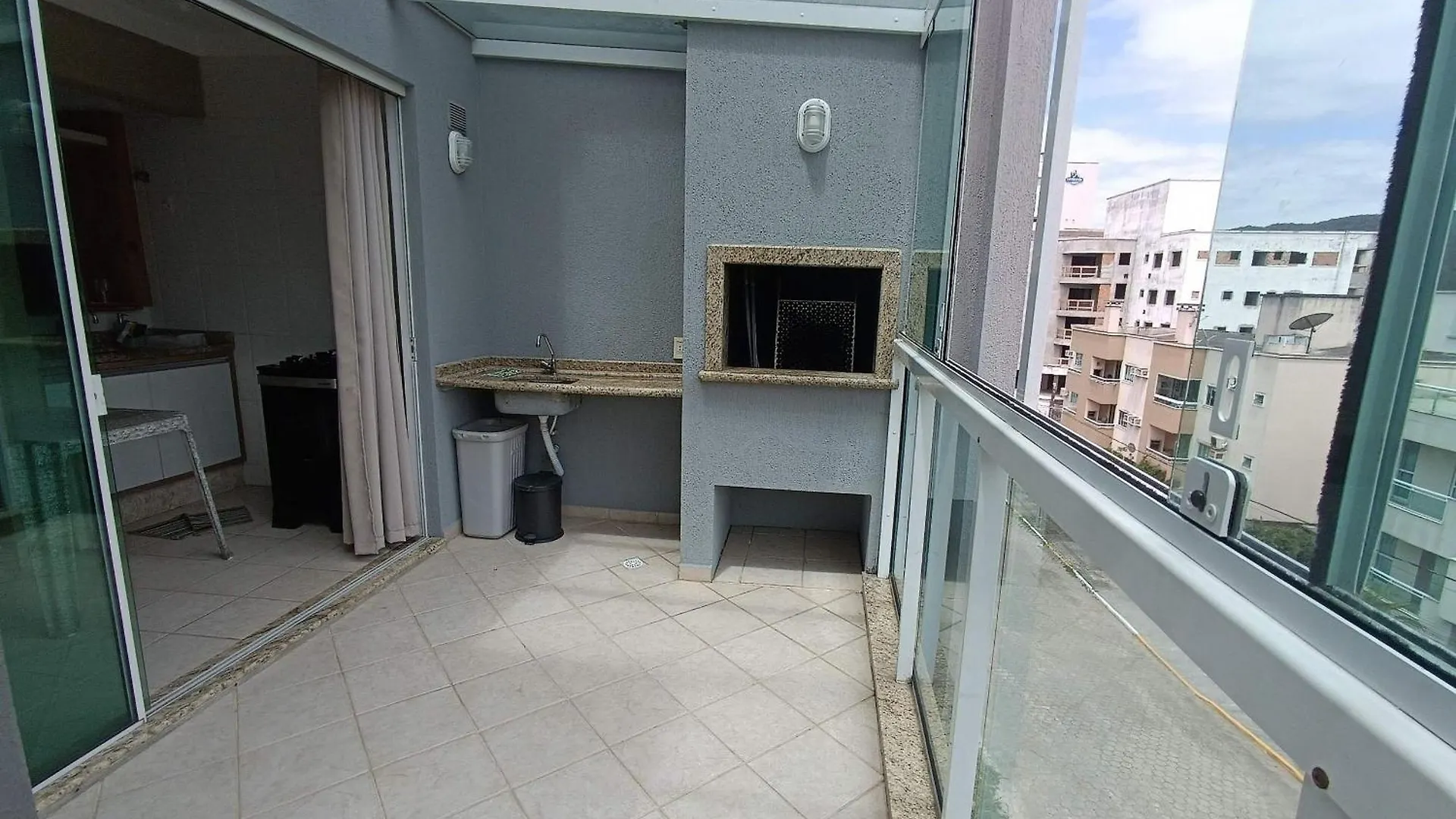 Ampla Cobertura 2 Suites Piscina Privativa بومبينهاس