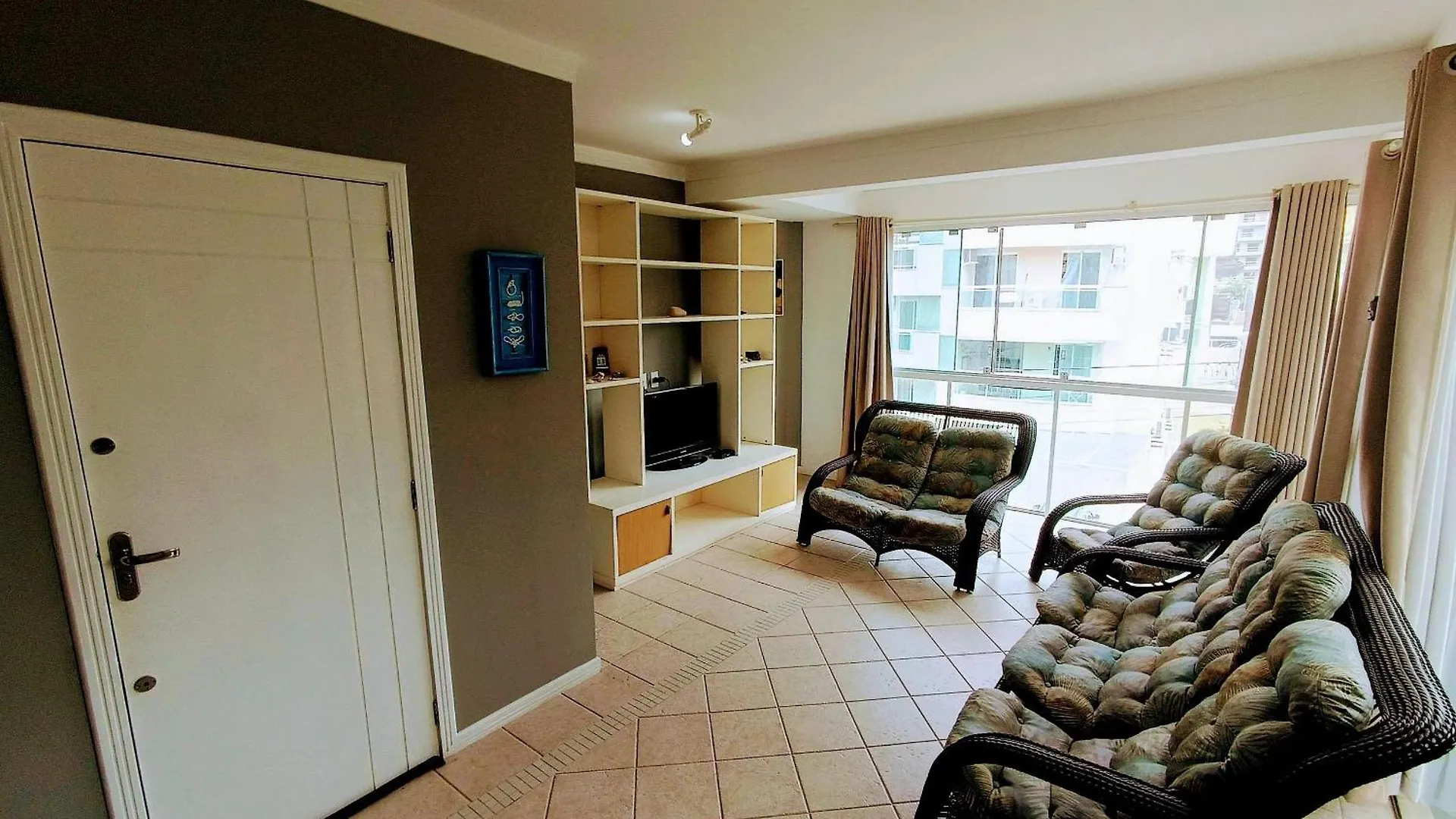 Ampla Cobertura 2 Suites Piscina Privativa بومبينهاس 0*,