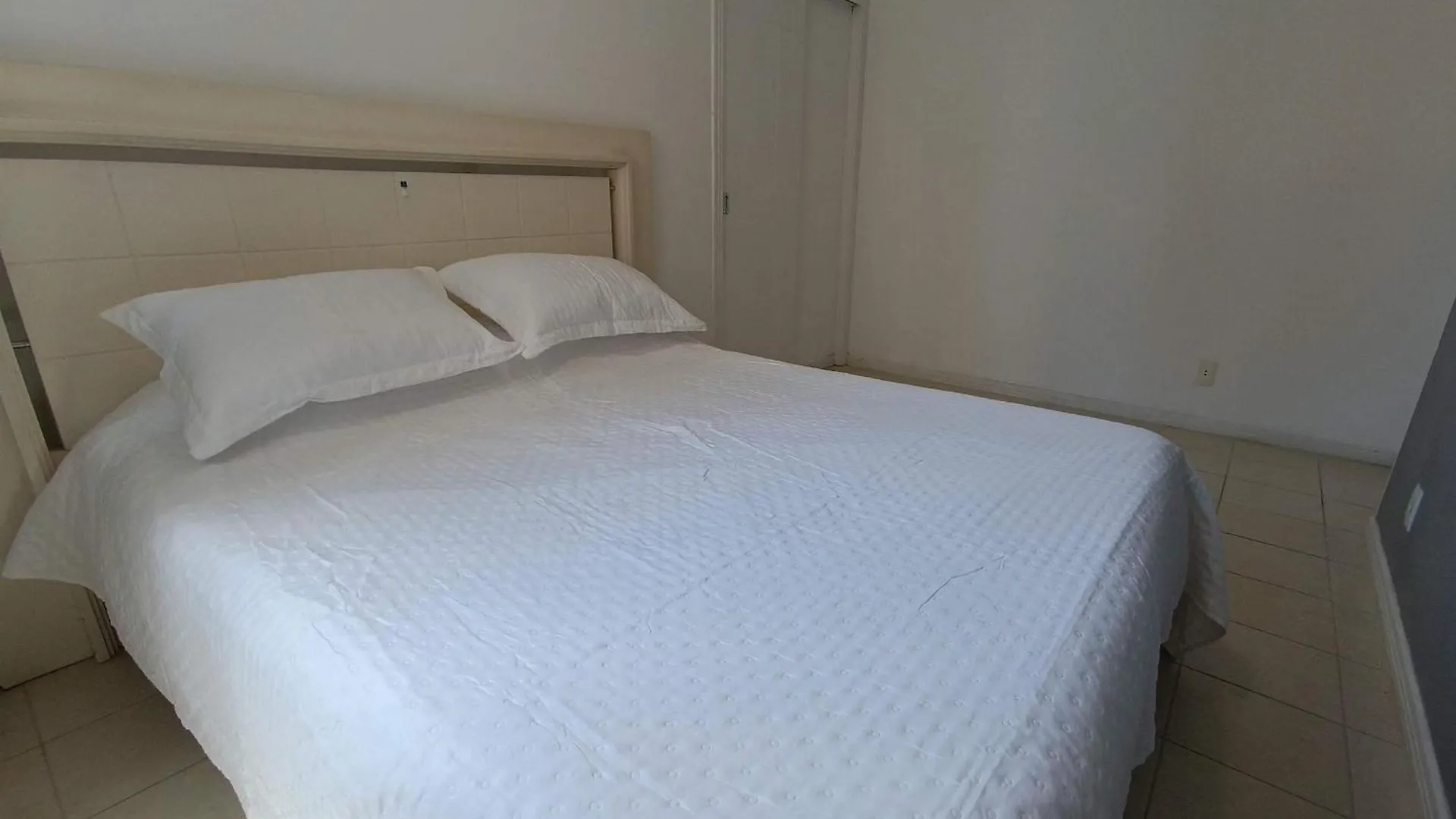 Ampla Cobertura 2 Suites Piscina Privativa بومبينهاس شقة